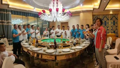 鵬發(fā)張掖游團(tuán)隊聚餐